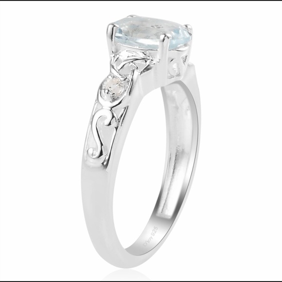 Sky Blue & White Topaz Ring Set in Sterling Silver - Picture 4 of 6